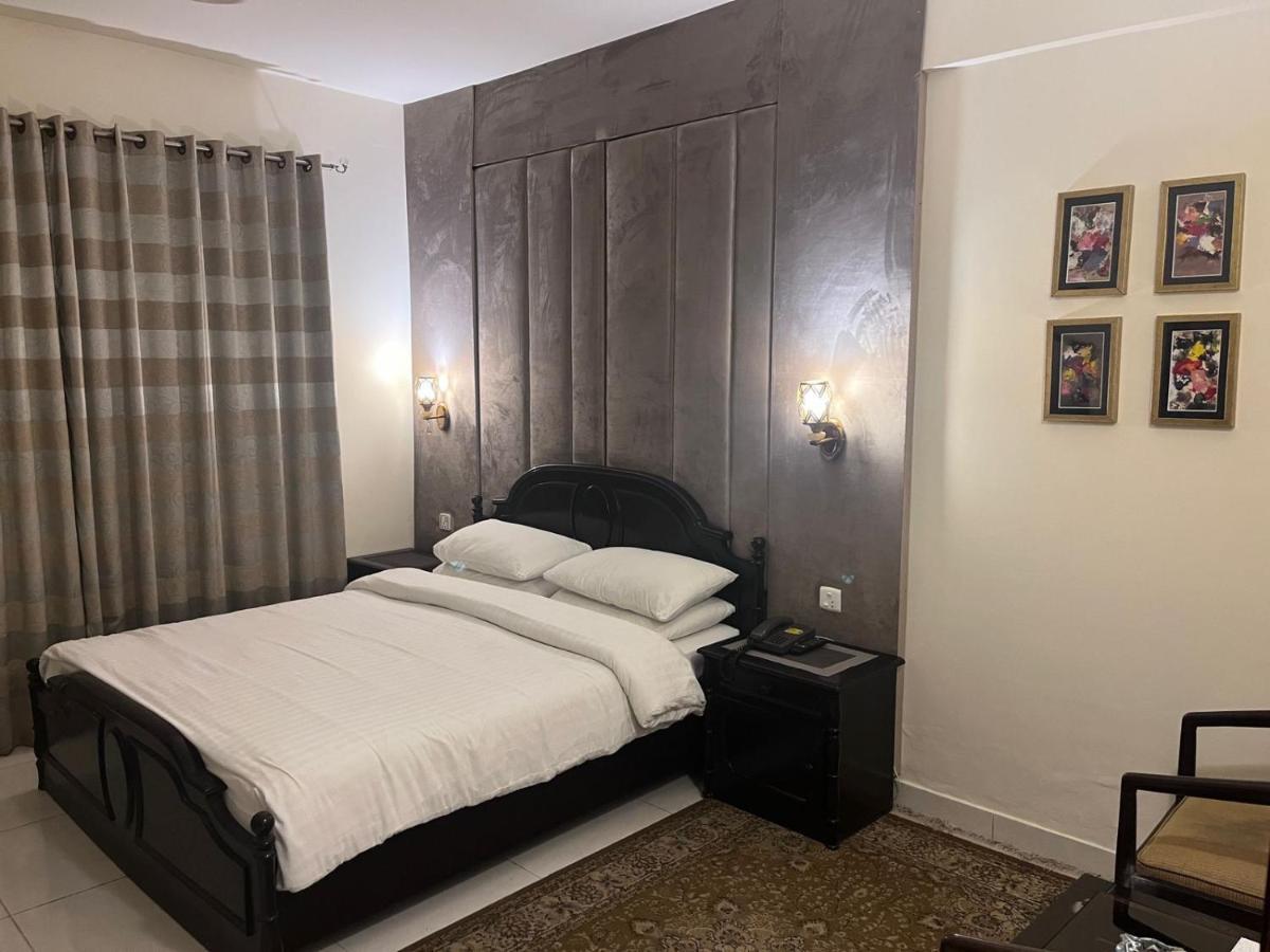 Shelton Hotel ラーワルピンディー エクステリア 写真